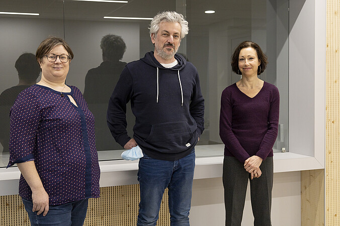 Rachel Schurhammer, Stefan Chassaing et Valérie Bénéteau sont les trois porteurs de projet du projet TipEx à la Faculté de chimie.