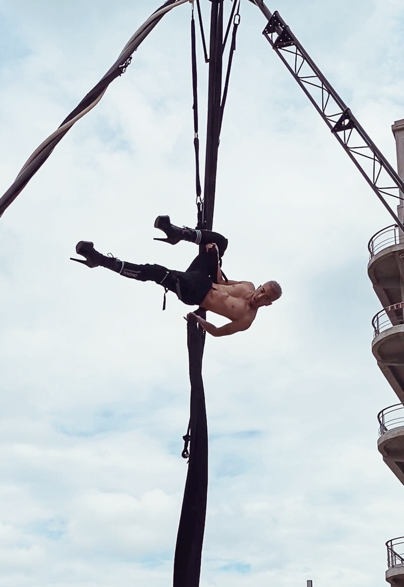 « Émouvantes émeutes », du cirque Fier⸱e⸱s (Paris). Crédit : Amandine Sta