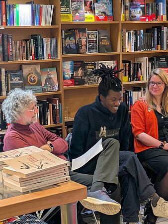 Pour célébrer la parution du recueil un événement était organisé le 6 mai à la librairie Chapitre Huit en présence de Jean D’Amérique. ©DR