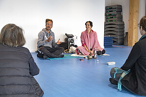 L'activité yoga en démonstration lors de la journée portes ouvertes. Crédit : Catherine Schröder / Unistra