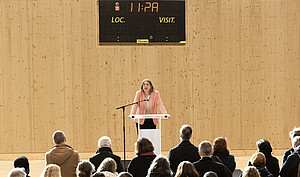 Frédérique Berrod a présenté ses premiers voeux devant quelque 500 personnes. ©C. Schröder/Unistra