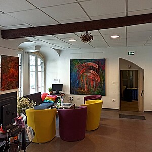 Outre son café associatif, La Station organise des expositions artistiques, dans son local de la rue des Écrivains.