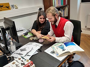 Maiwenn Premel et Nicolas Trommenschlager, en service civique, proposent de se plonger dans la biodiversité marine. ©Musée zoologique de Strasbourg