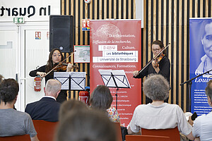 La cérémonie était ponctuée par les intermèdes musicaux de l'Orchestre universitaire de Strasbourg en petite formation. © Catherine Schröder / Unistra