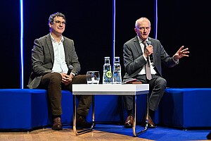 Nicolas Padoy, professeur à l’Unistra au sein du laboratoire ICube et Michel Deneken, président de l'Université de Strasbourg. © Philippe Stirnweiss / Eurométropole de Strasbourg.