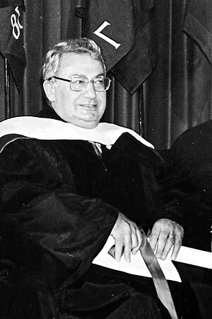 Robert Frank a été le premier doyen de la Faculté de chirurgie dentaire, de 1970 à 1992.