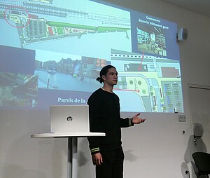 Jonathan Döffert lors d'une présentation dans les locaux de la SNCF