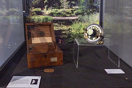 Photo d'un cercle à prisme du 19ème siècle, instrument pour l'astronomie