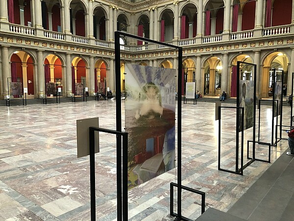 L'exposition prend place dans l'Aula du Palais universitaire. Photo : Simon Tenaud