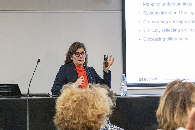 Bianca Vienni Baptista, membre du jury d’évaluation à mi-parcours des ITI en 2024, a partagé son expertise lors de l'événement du 10 mars 2025 à l'Université de Strasbourg. © Catherine Schröder / Unistra