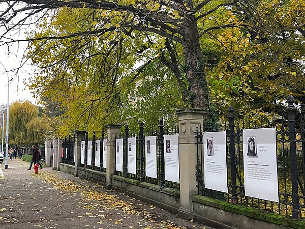 L'exposition est visible jusqu'au 22 décembre sur les grilles du Jardin botanique. © Catherine Schröder