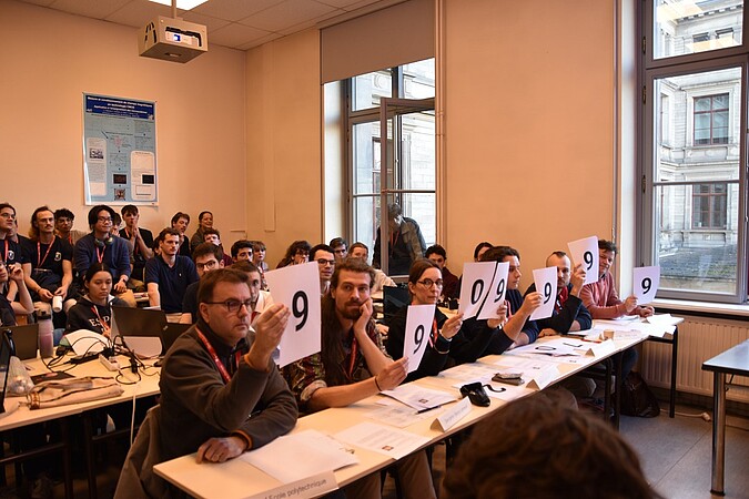 Les 27 et 28 février 2026, la Faculté de physique et ingénierie de l’Université de Strasbourg a vibré au rythme du French Physicists’ Tournament (FPT). ©Paul Coutin 
