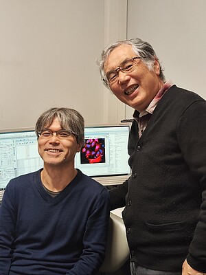 Nario Tomishige et Toshihide Kobayashi (de g. à dr). © UMR7021