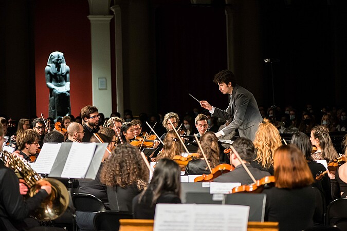 Concert de l'Orchestre universitaire de Strasbourg (OUS) sous la direction de Mauro Mariani, au Palais universitaire, en décembre 2021. Crédit : OUS