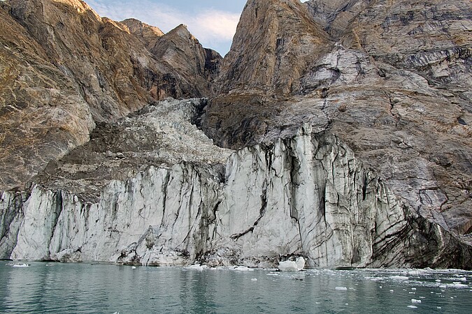 Le glacier avant le glissement de terrain. ©Søren Rysgaard