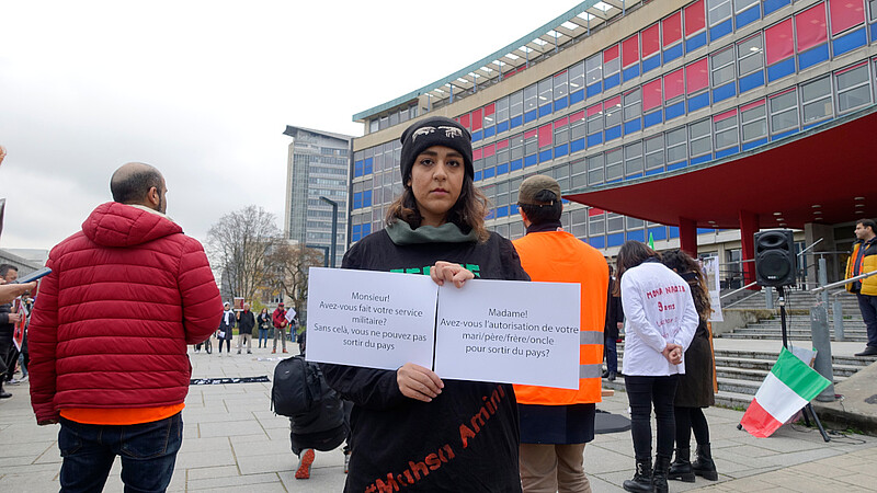 Un rassemblement mondial en soutien au peuple iranien était organisé mercredi 30 novembre, y compris sur le campus universitaire strasbourgeois. Crédit : Alexandre Tatay / Unistra