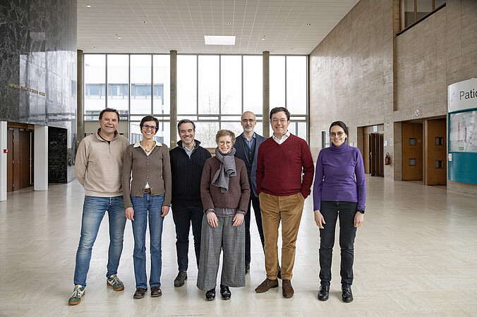 L'équipe de Religis (de g. à dr.) Julien Pénin, Isabel Iribarren, Eric Vallet, Anne Fornerod, Edouard Mehl, Nicolas Moizard et Karina Gerdau. ©C.Schröder/Unistra