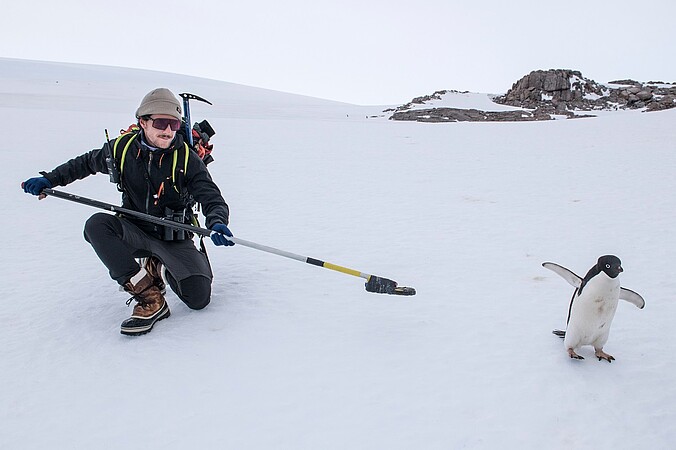 Téo Barracho s'est rendu en terre Adélie pour étudier les manchots. © Gregory Tran/Institut polaire français