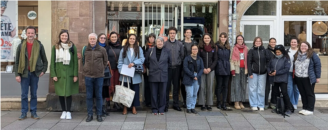 Une vingtaine de personnes ont participé aux balades littéraires, entre Fribourg-en-Brisgau, Bâle et Strasbourg, de février à avril 2025. © DR