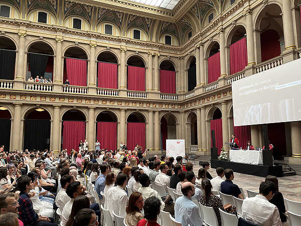 La mémoire de Marc Bloch a été évoquée, dans l'aula du Palais universitaire qui porte son nom. © Annalena Meyer-Freund