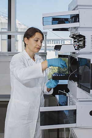 Emilie Werner s’intéresse plus particulièrement à l'Adénosine triphosphate (ATP), une coenzyme. ©agencelamerie