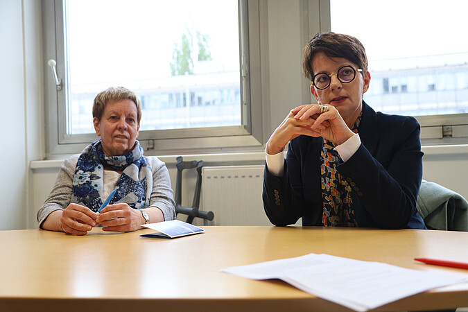 Brigitte Grosse, directrice des ressources humaines, et Elisabeth Demont, vice-présidente Ressources humaines et Dialogue social. © Catherine Schröder / Unistra